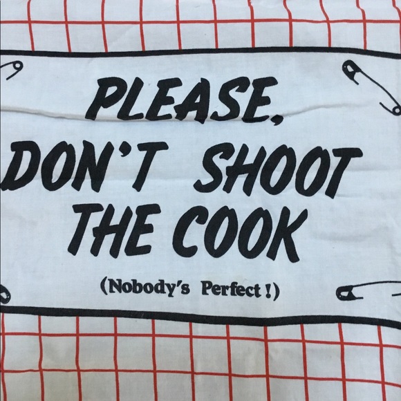 Red and White Novelty Vintage Apron - Picture 2 of 2